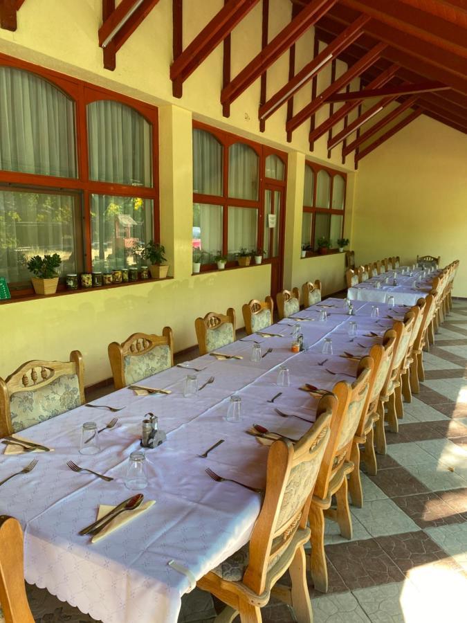 Tiszaparti Rokonok Kisköre Exteriör bild